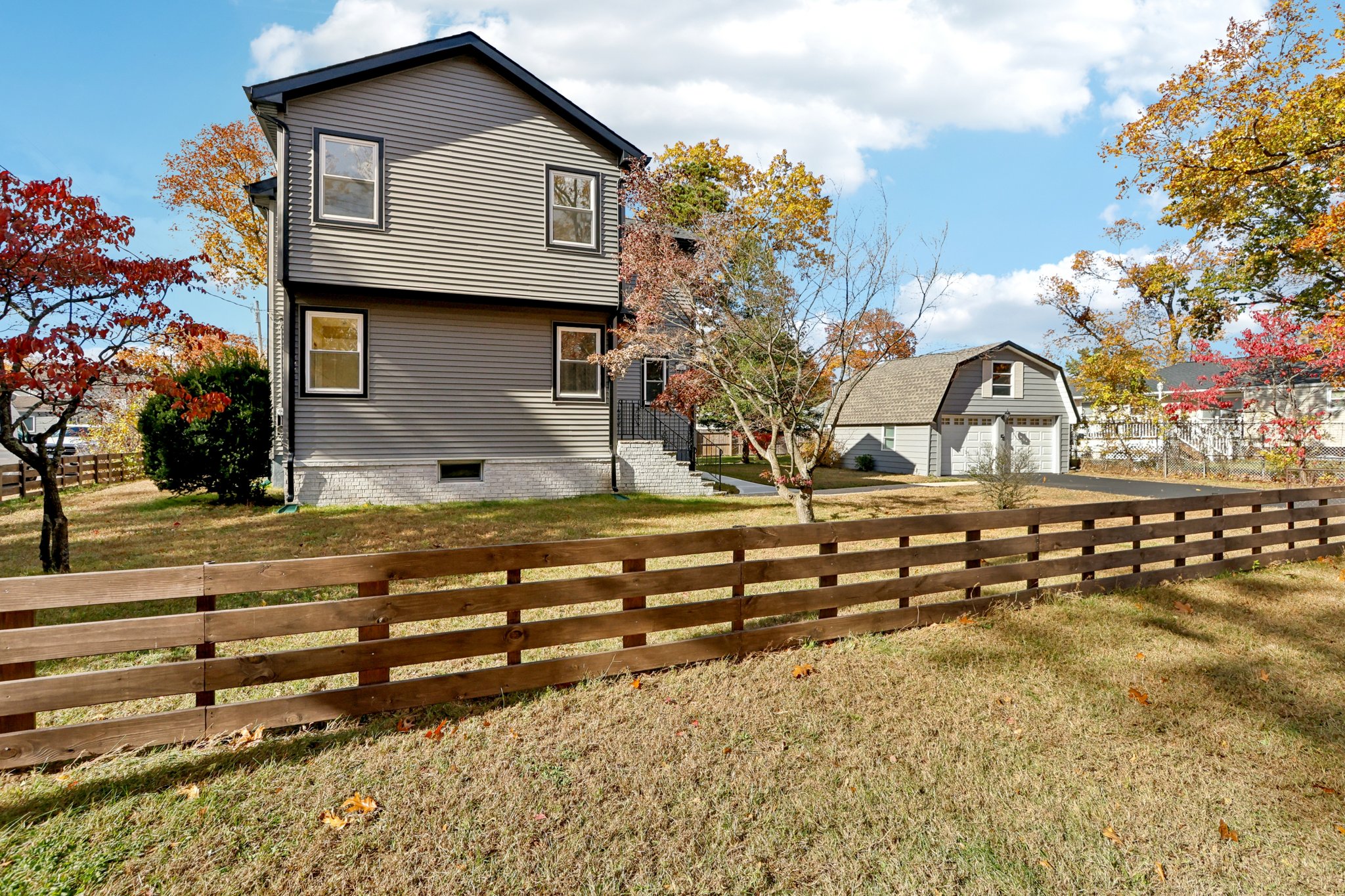 Fernhead Ave-S0711-003.jpg