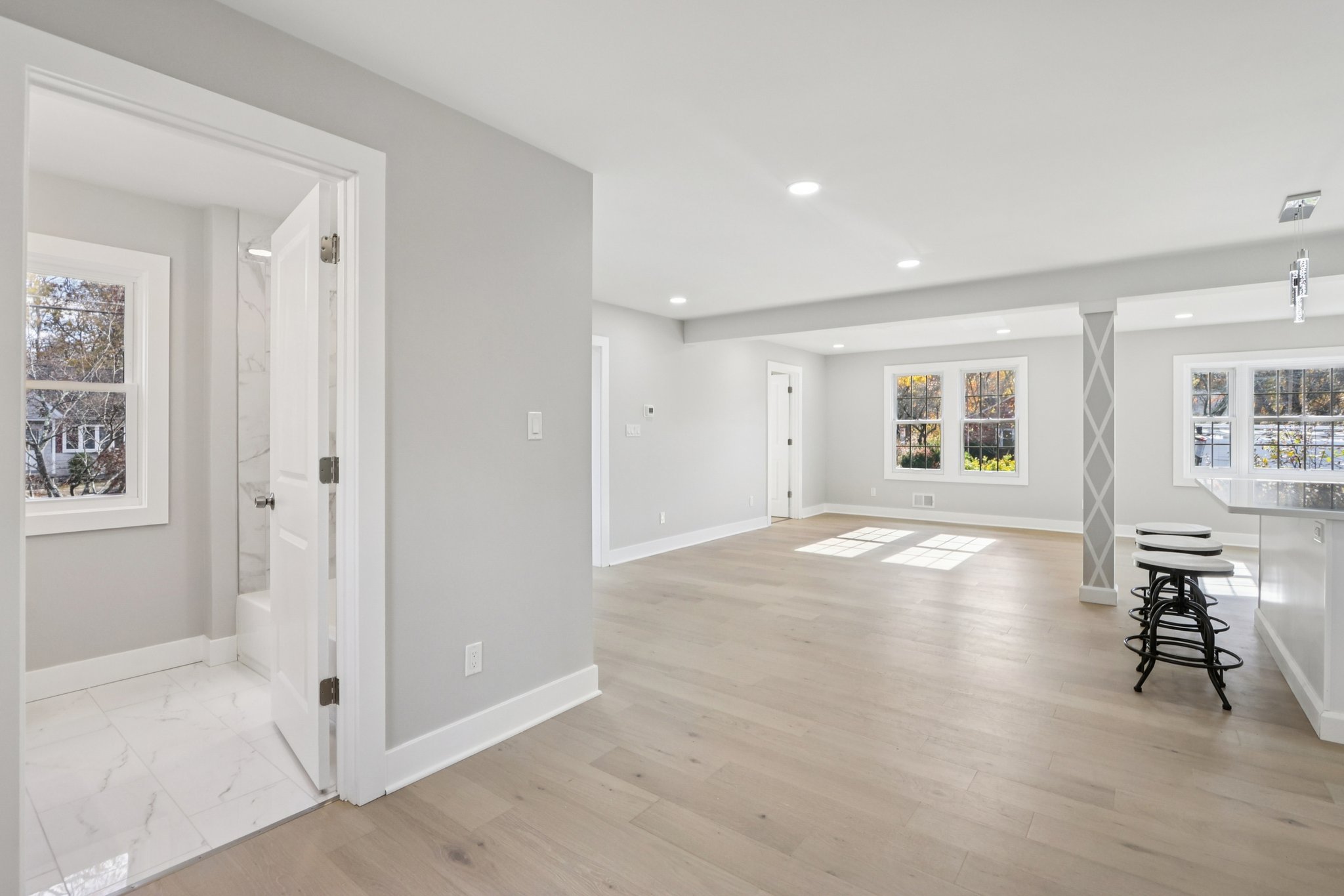 Fernhead Ave-S0711-009.jpg