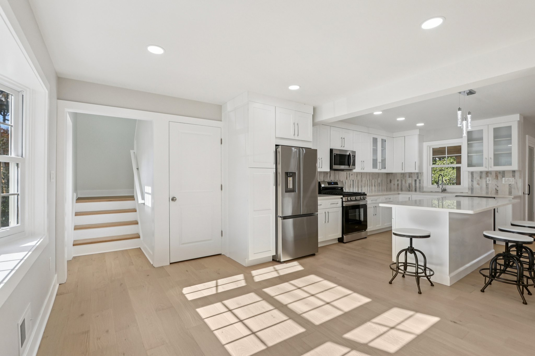 Fernhead Ave-S0711-011.jpg