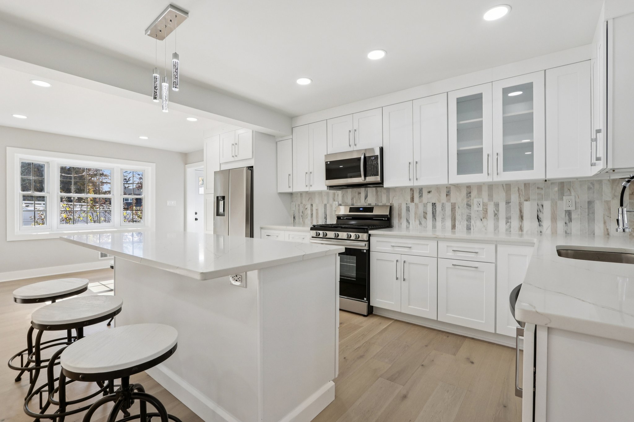 Fernhead Ave-S0711-019.jpg