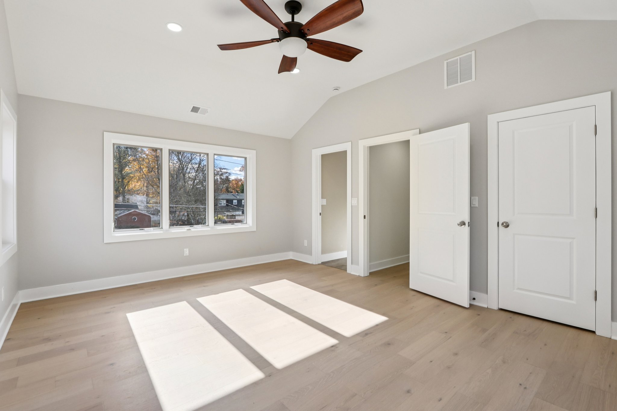 Fernhead Ave-S0711-028.jpg