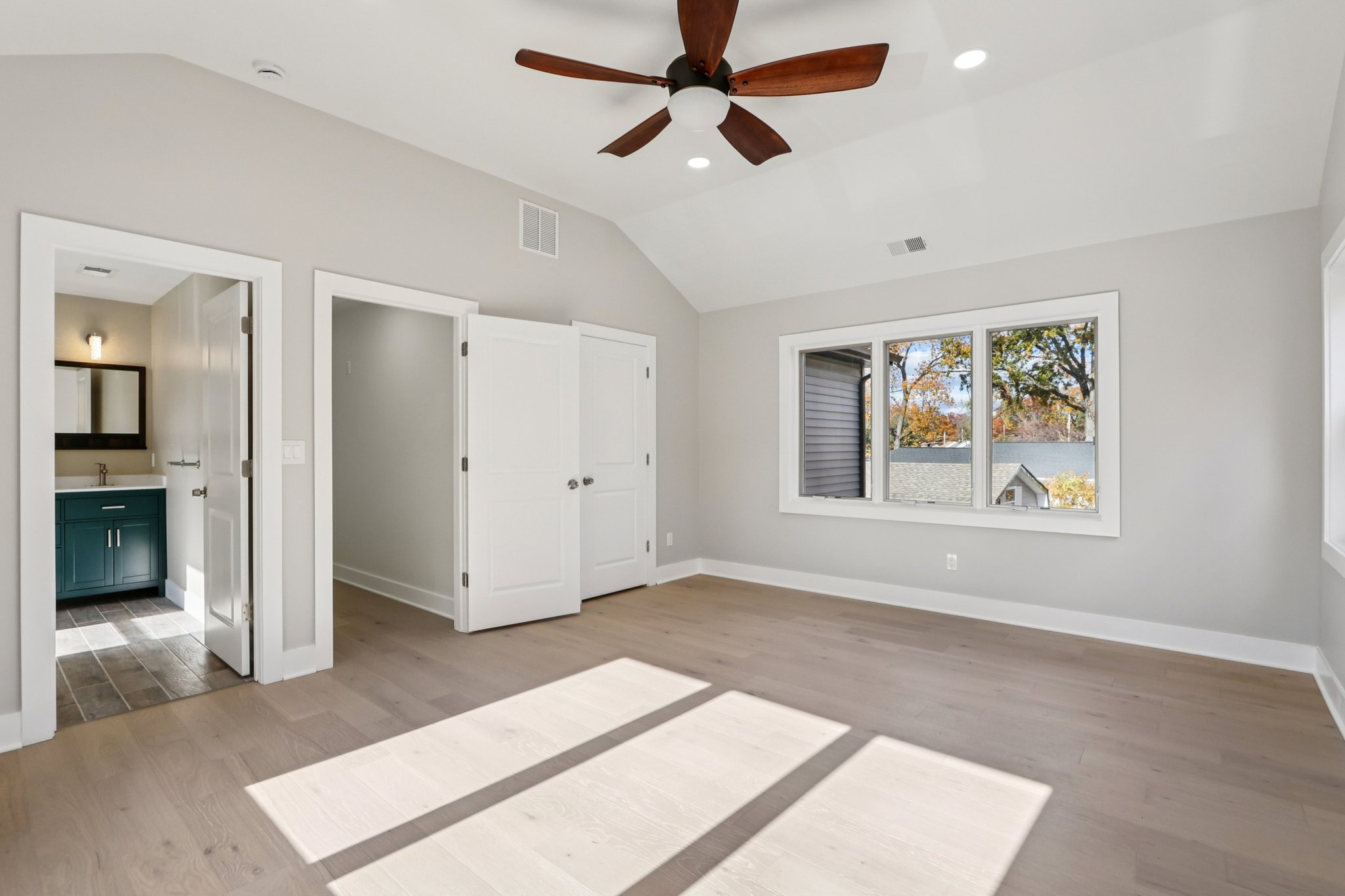 Fernhead Ave-S0711-029.jpg