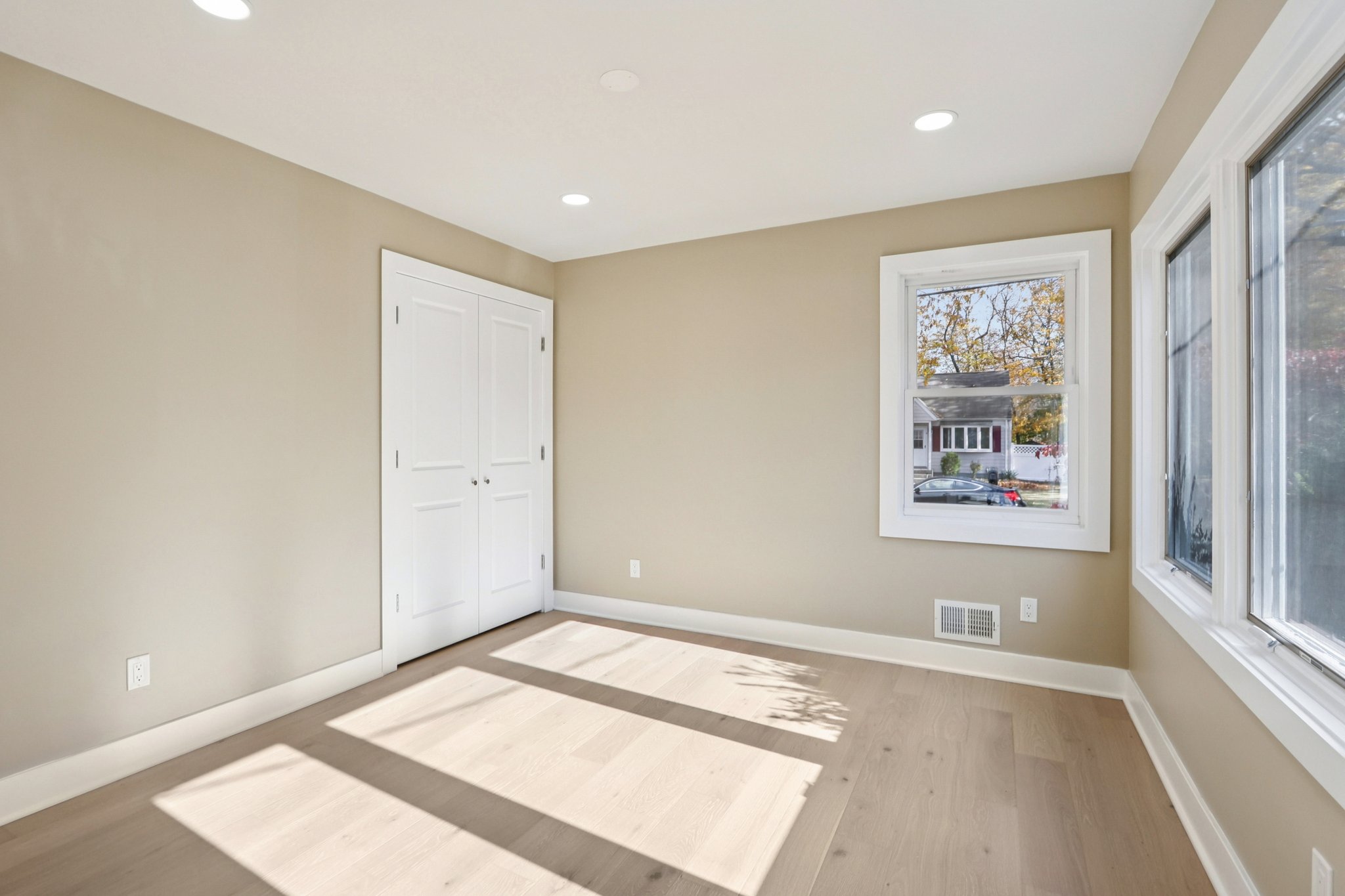 Fernhead Ave-S0711-033.jpg