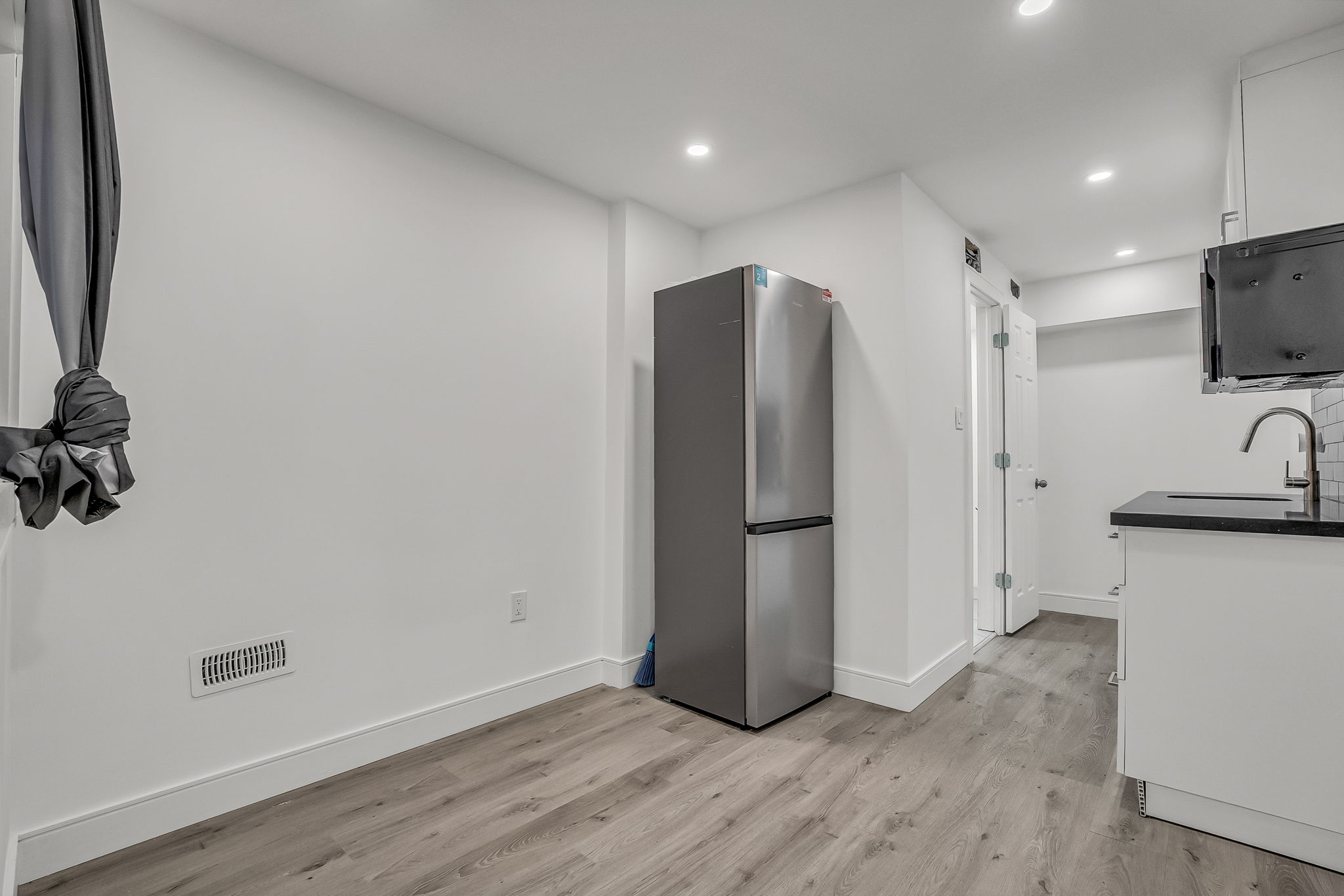 51-garage suite2