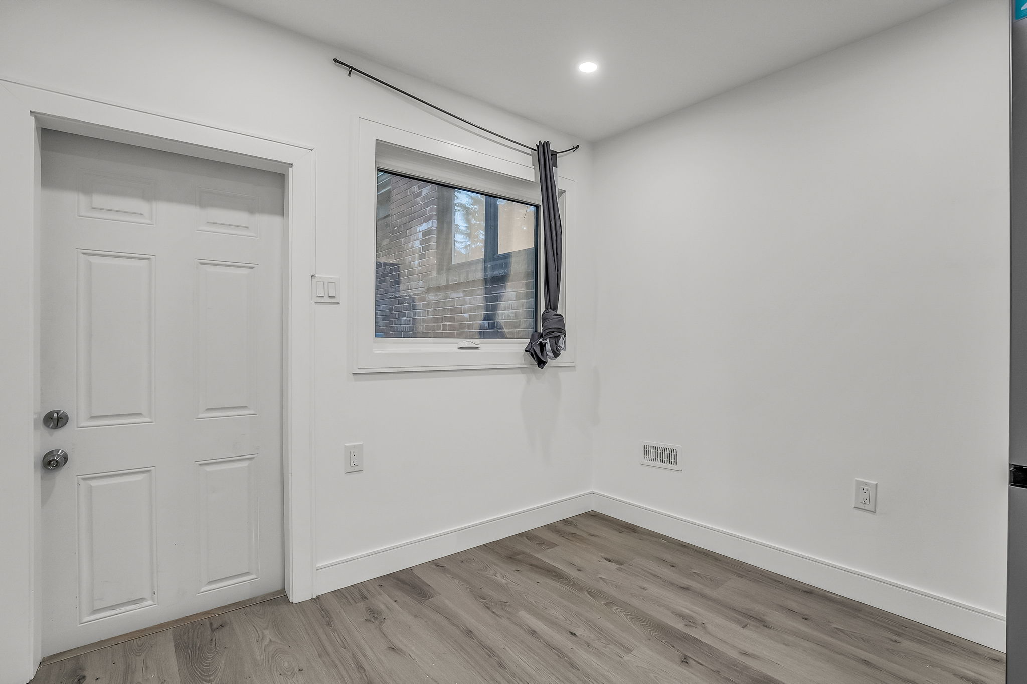 52-garage suite3