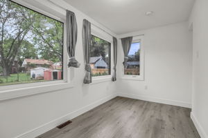 21-sun room2