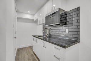54-garage suite5