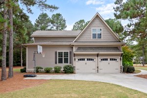 102 Hammerstone Cir, Whispering Pines, NC 28327, USA Photo 16