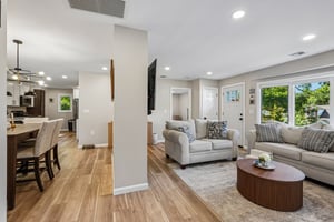Hiawatha Blvd-S1109-014.jpg