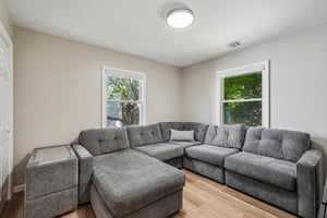 Hiawatha Blvd-S1109-017.jpg
