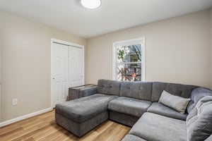 Hiawatha Blvd-S1109-019.jpg