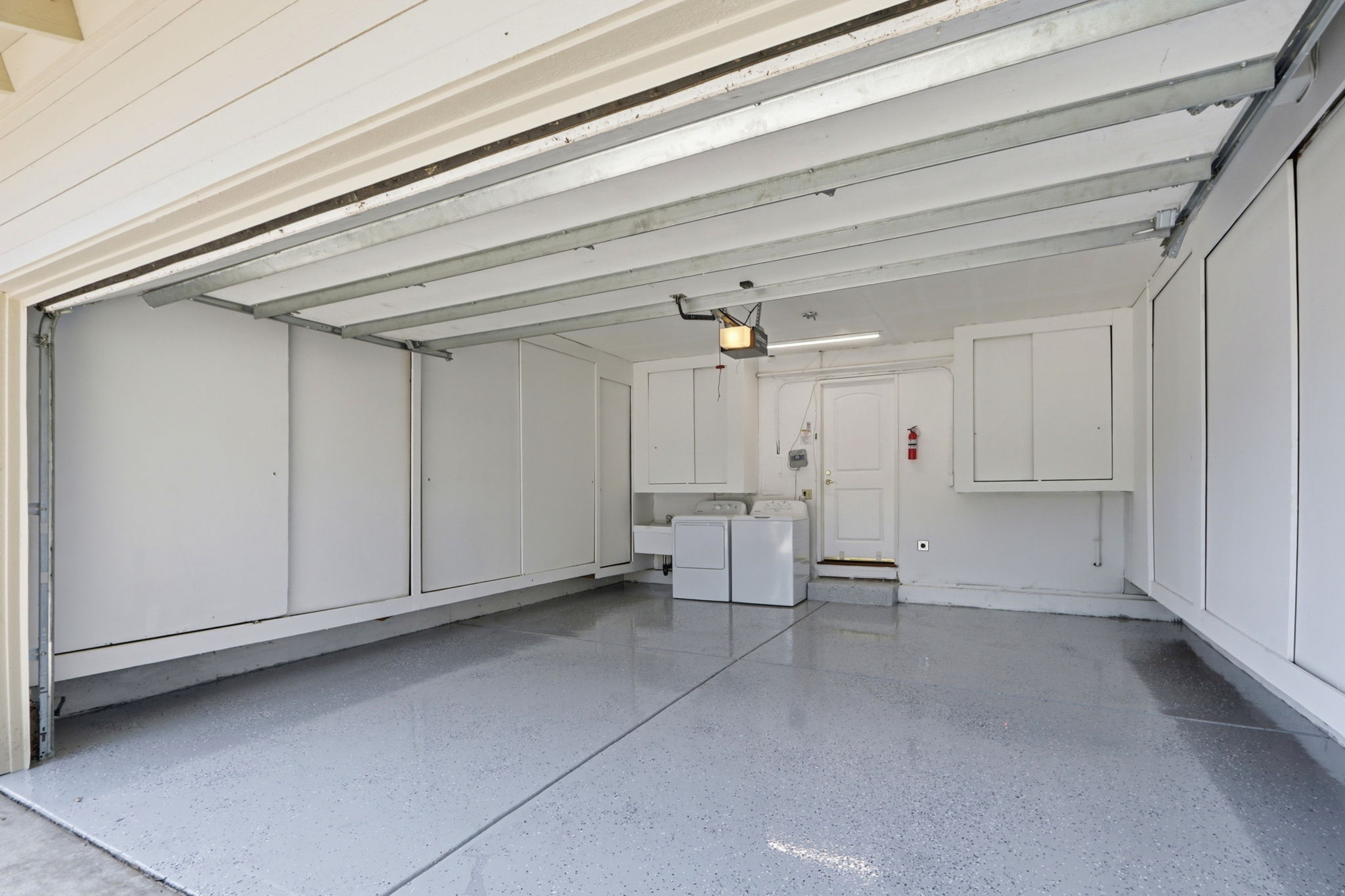 043_F8_102 Lancewood Pl