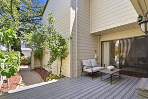 006_F8_102 Lancewood Pl