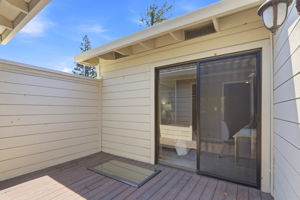 047_F8_102 Lancewood Pl