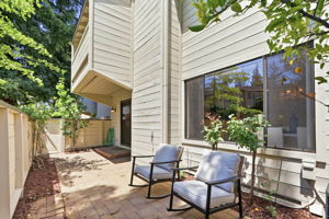 049_F8_102 Lancewood Pl