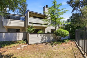 050_F8_102 Lancewood Pl