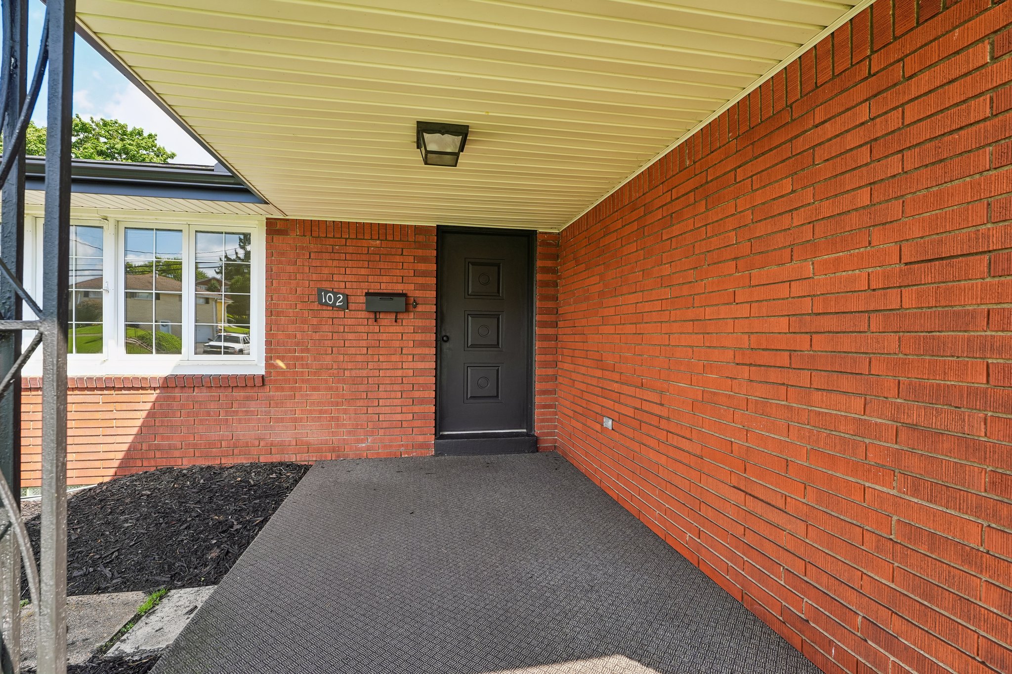 Manchester Dr-S2908-007.jpg