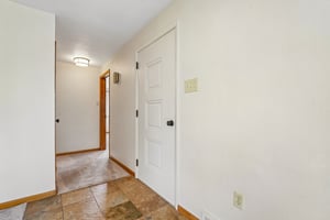 Manchester Dr-S2908-008.jpg