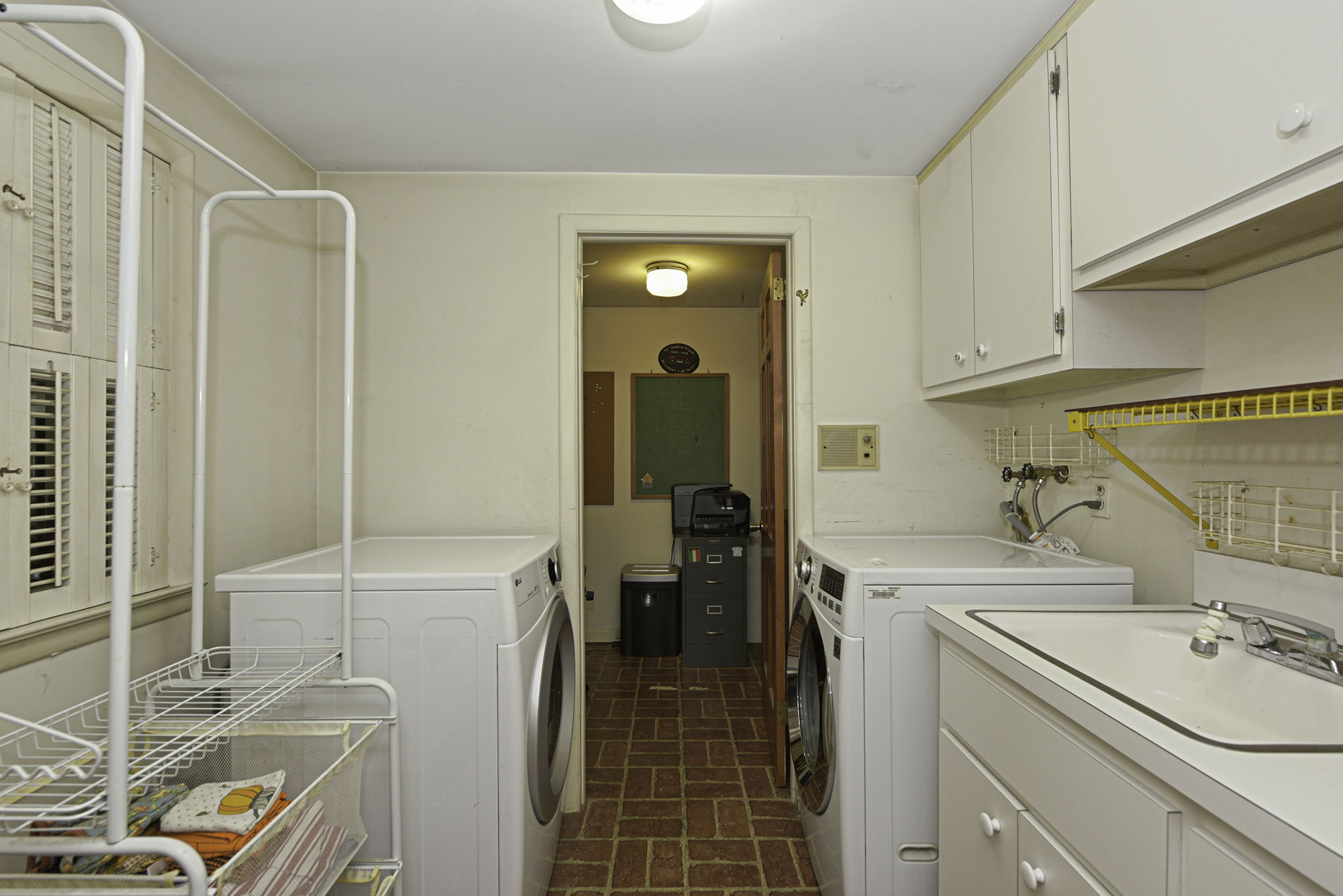  Photo 24