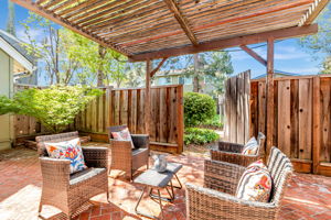 037_102 Peach Willow Ct