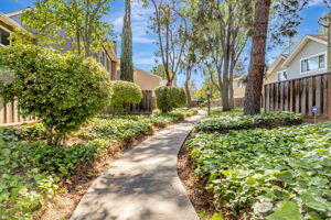 040_102 Peach Willow Ct