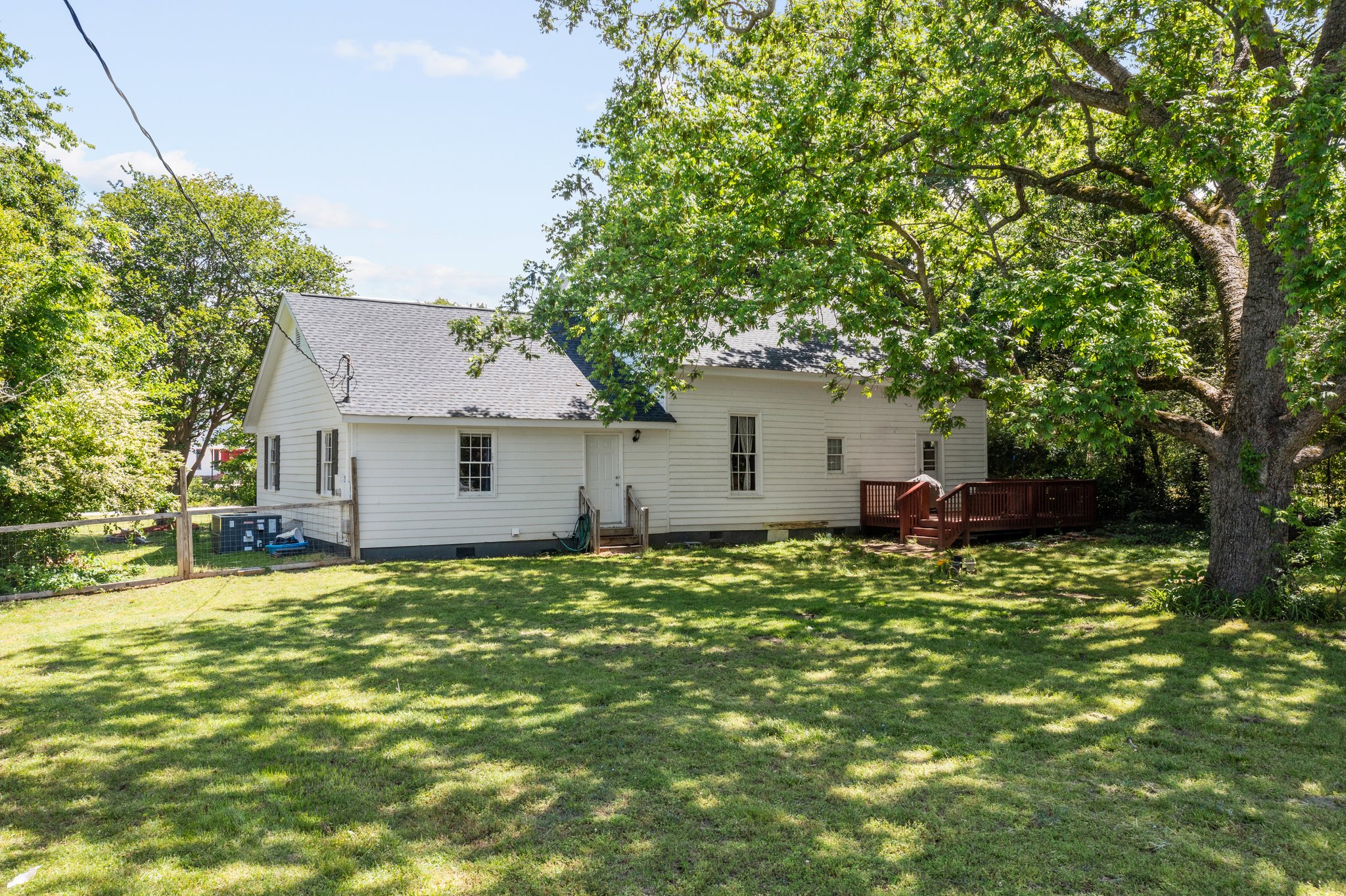 102 Railroad St, Smithfield, NC 27577, USA Photo 2