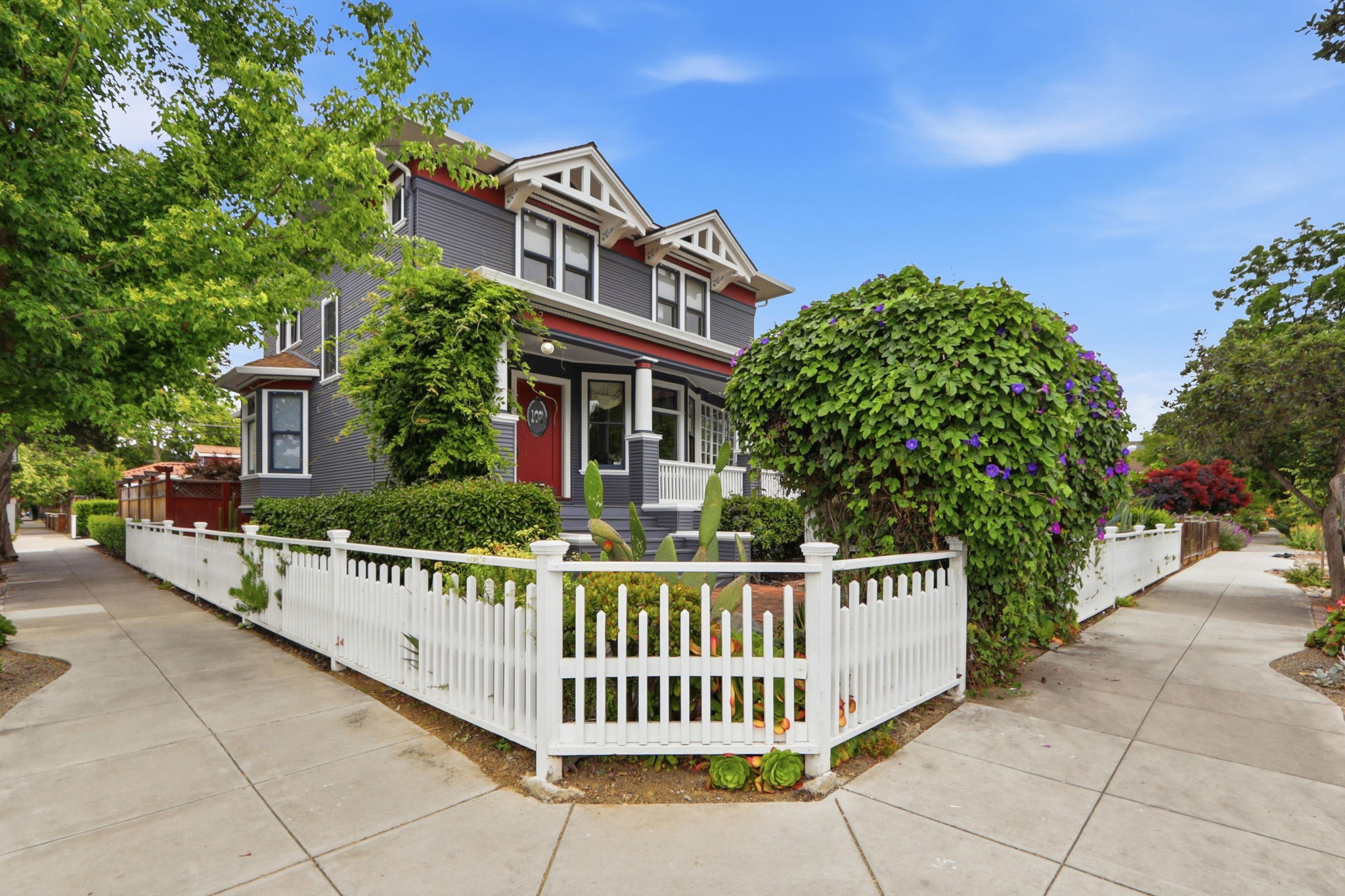 002_f8_102 S 12th St