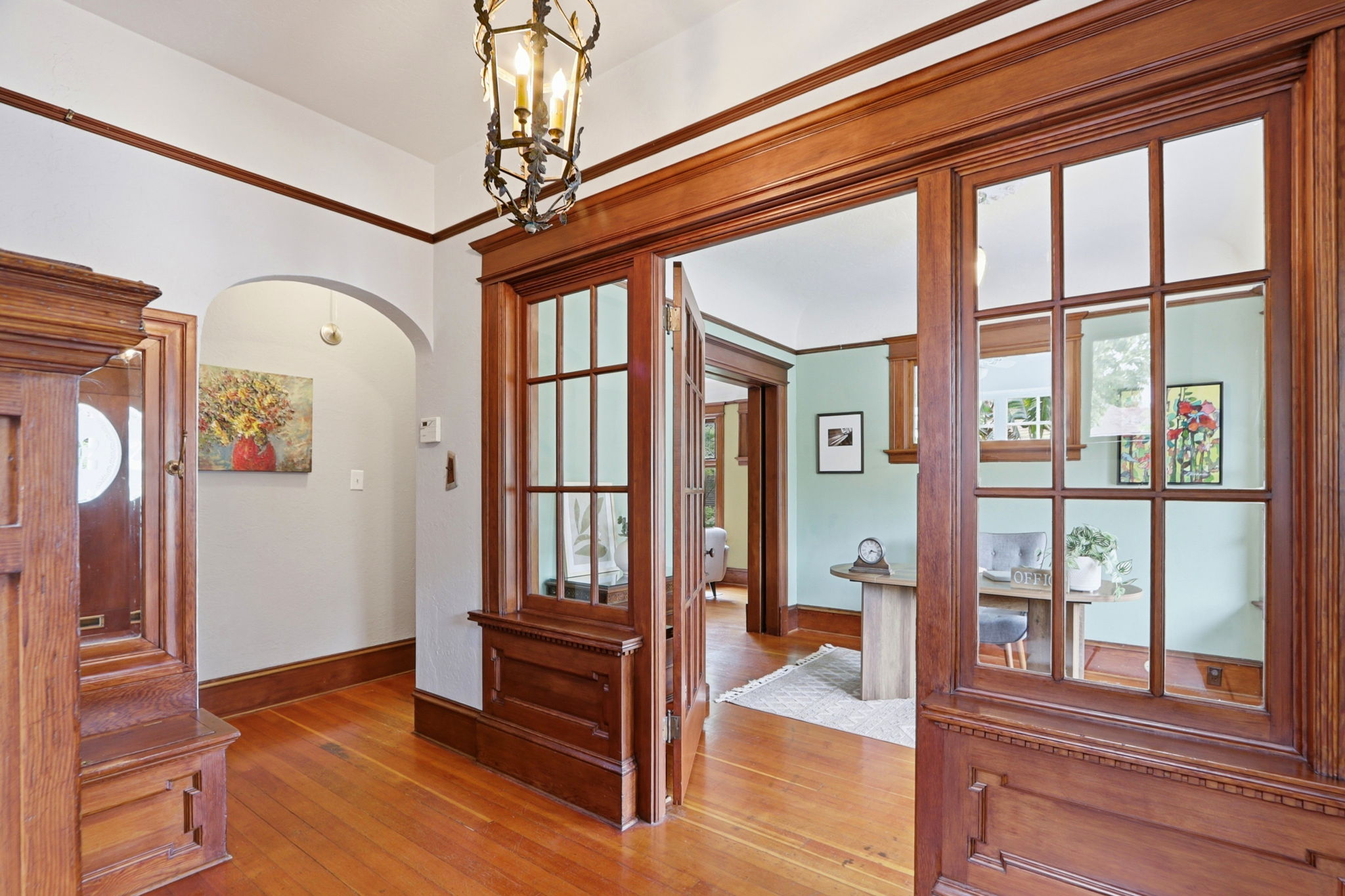 013_f8_102 S 12th St