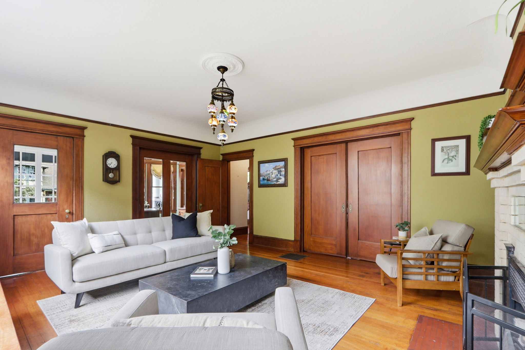 021_f8_102 S 12th St