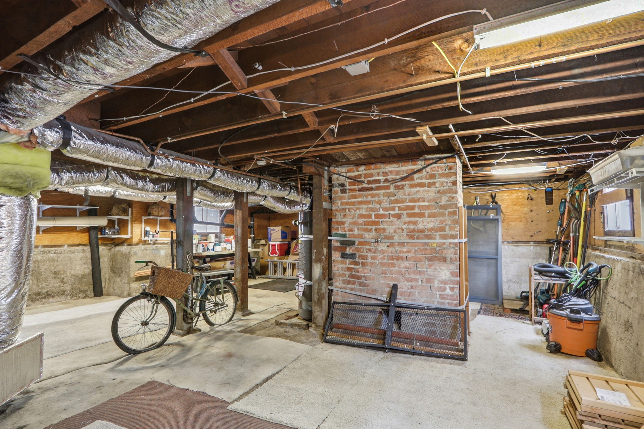058_f8_102 S 12th St