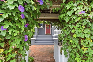 006_f8_102 S 12th St