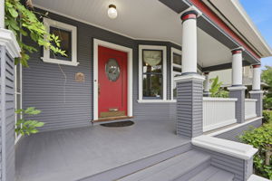 008_f8_102 S 12th St