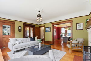 015_f8_102 S 12th St