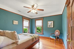 047_f8_102 S 12th St