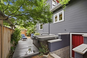 072_f8_102 S 12th St