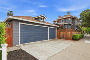 075_f8_102 S 12th St