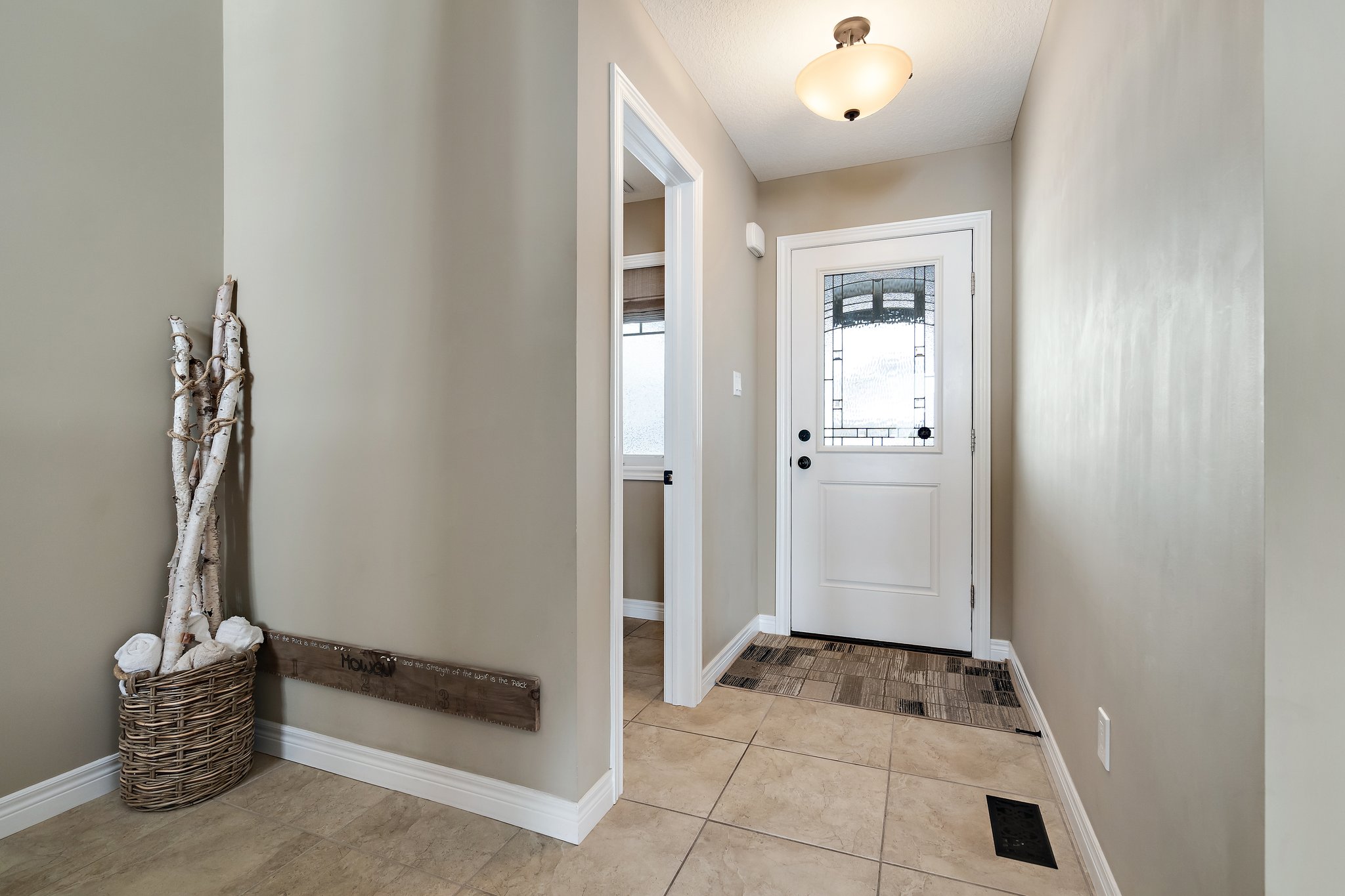 102 Taylor Dr, Grand Valley, ON L9W 6P1, CA Photo 3