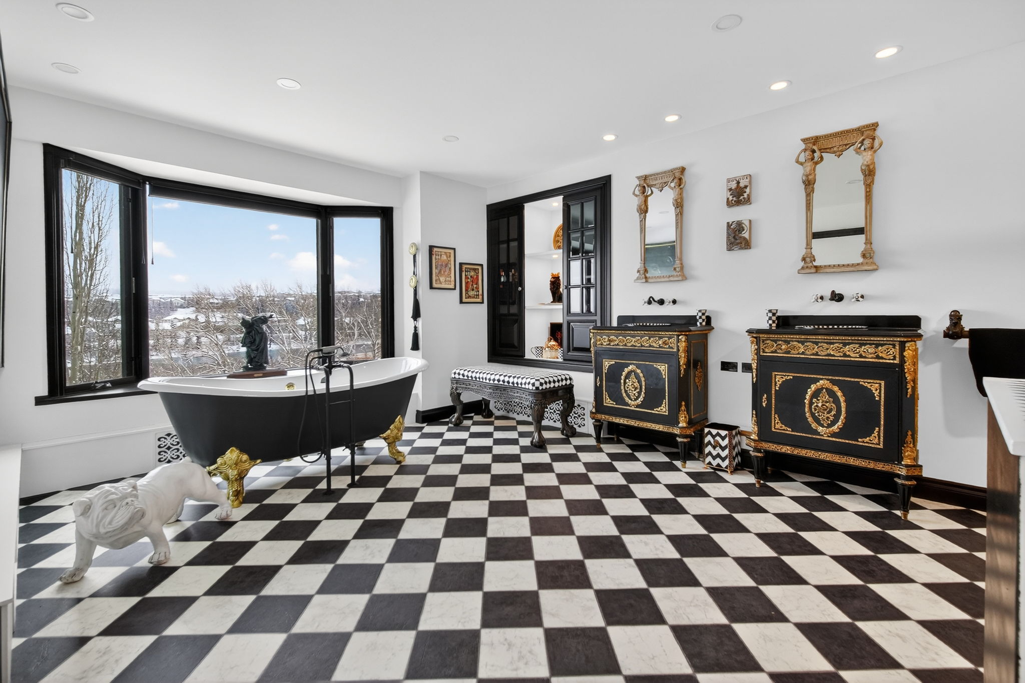 Five-piece ensuite with freestanding tub