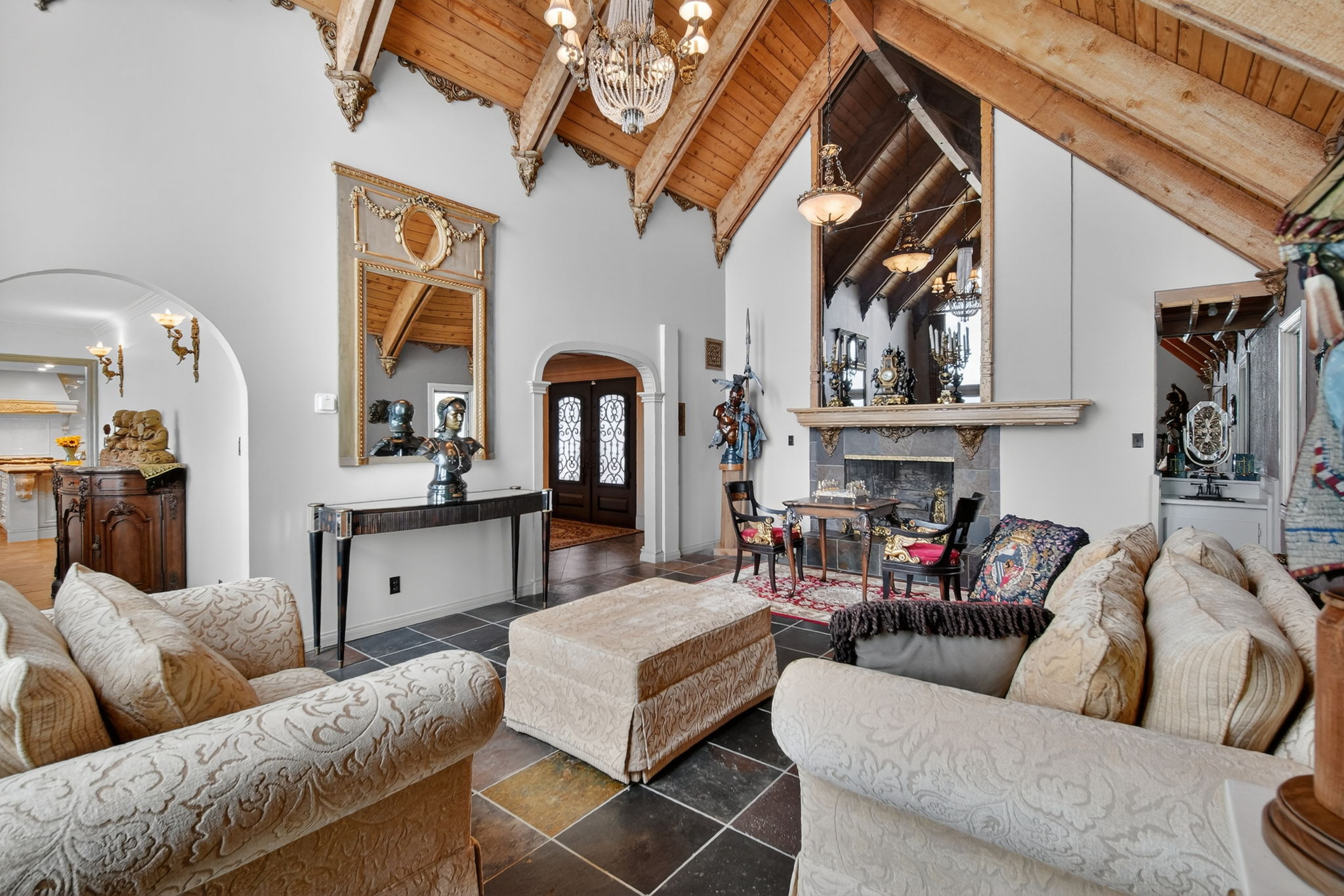 102 West Terrace Crescent — vaulted living room