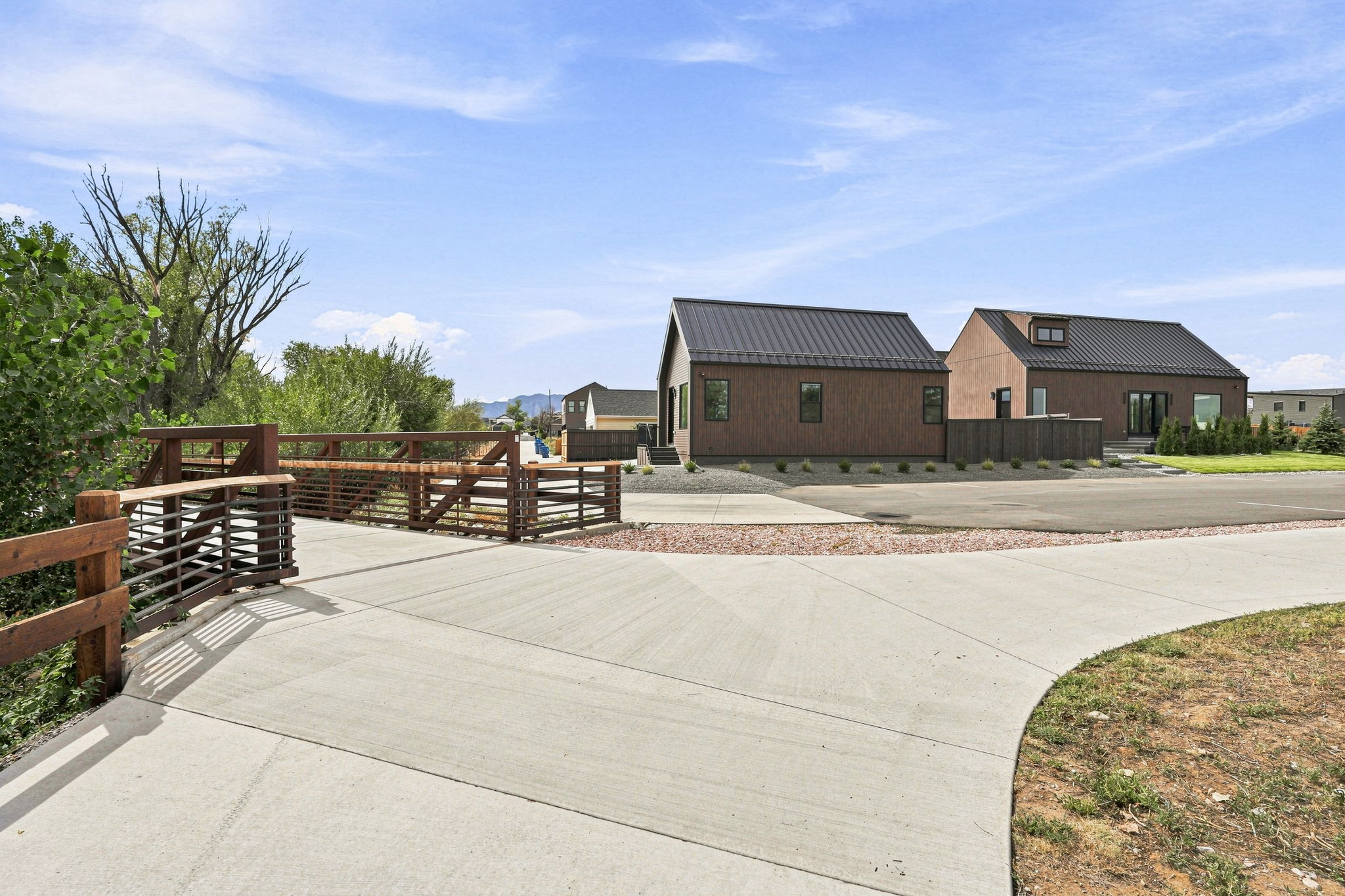  Photo 93