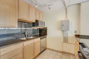 Granite & SS Appliances