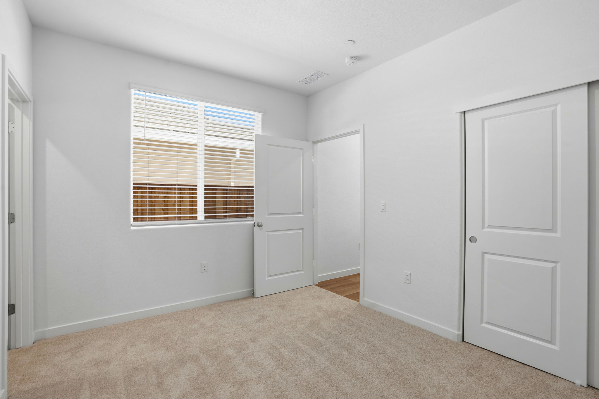 020_F8_1020 Bluebell Cir