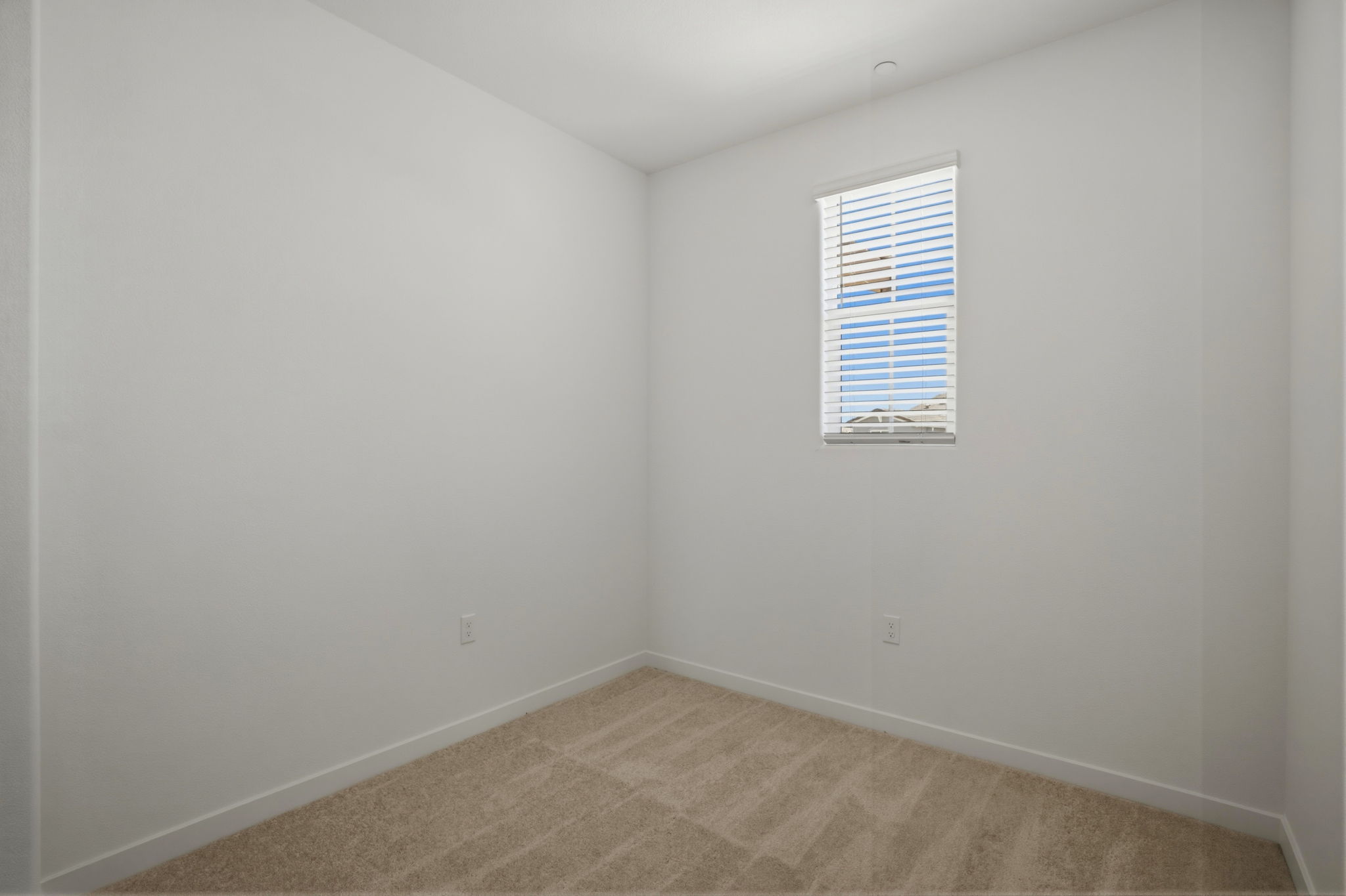 032_F8_1020 Bluebell Cir