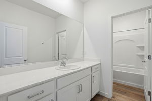 039_F8_1020 Bluebell Cir