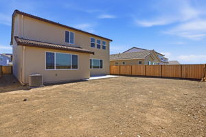 050_F8_1020 Bluebell Cir