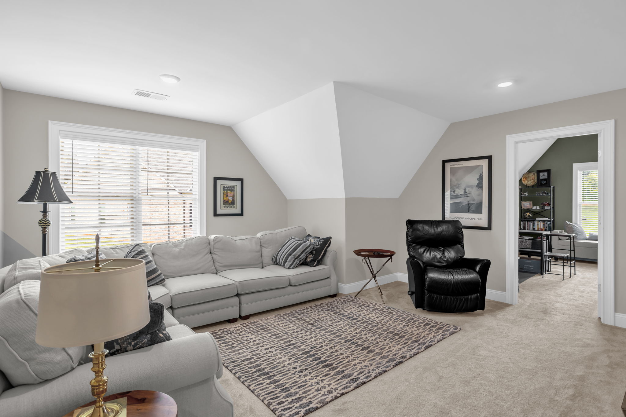1020 Comnpass Rose Ct-32