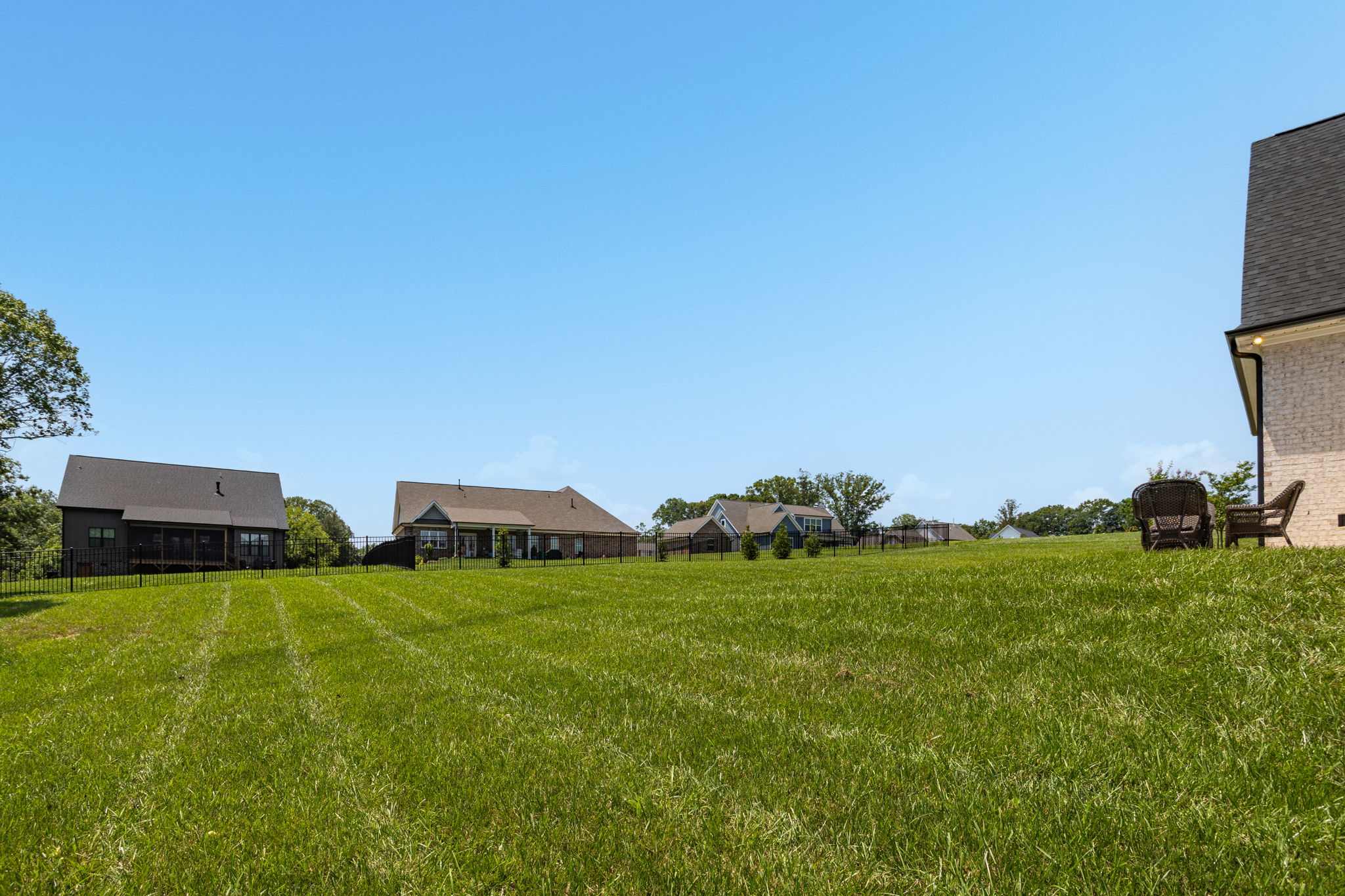 1020 Comnpass Rose Ct-40