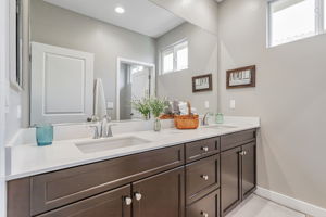 Second full bath upstairs.