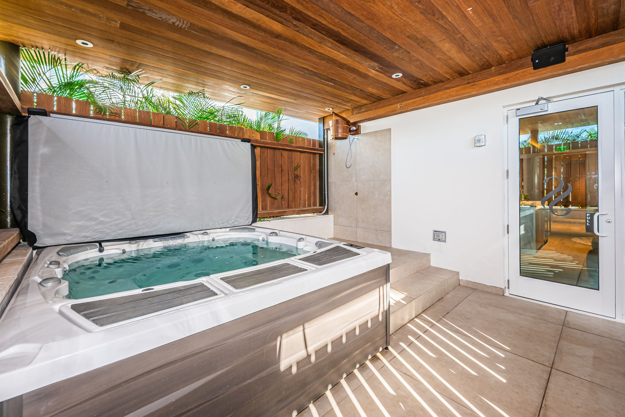 Spa Private Jacuzzi and Shower9