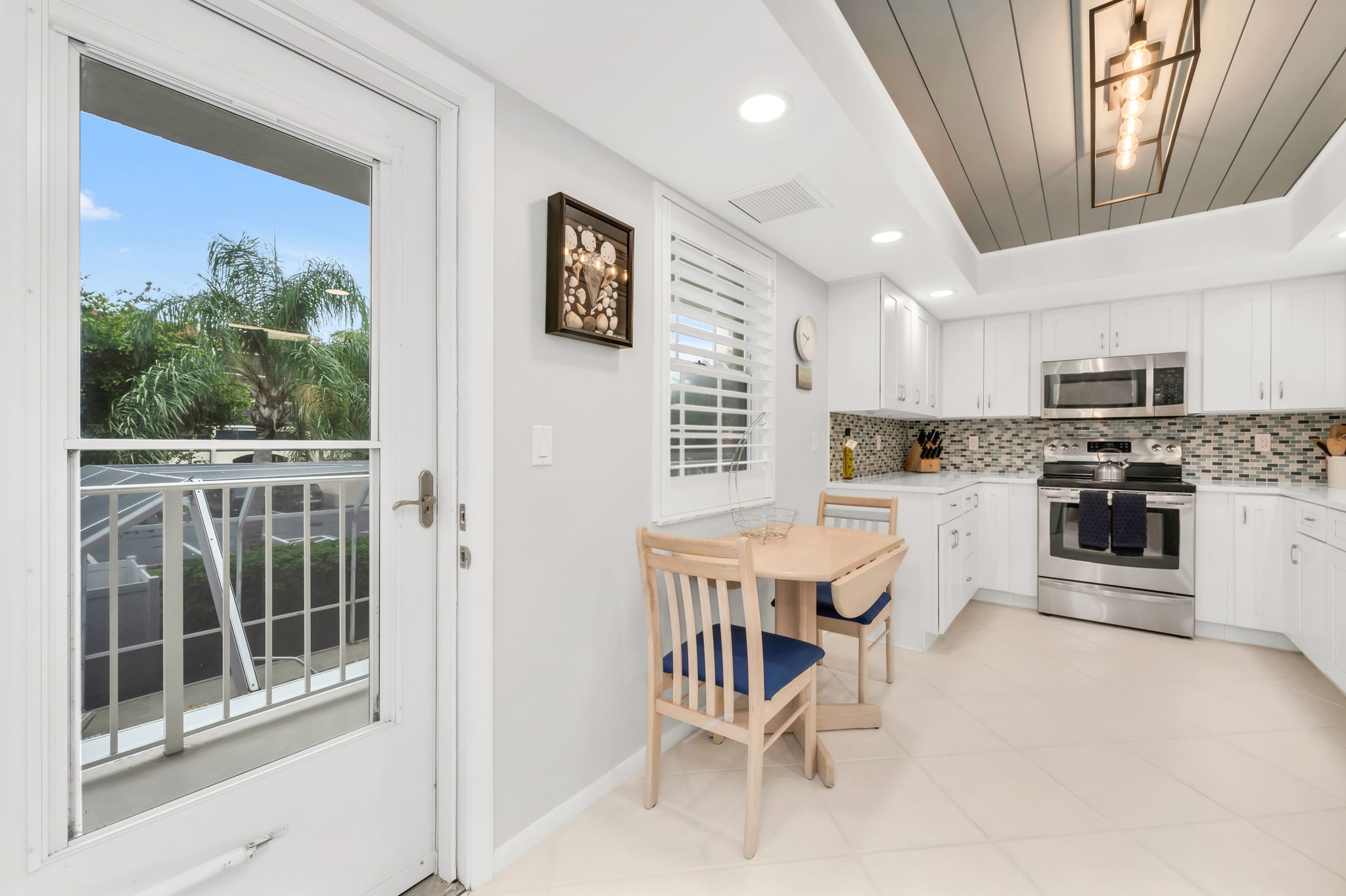 Eat in Kitchen - Kitchen